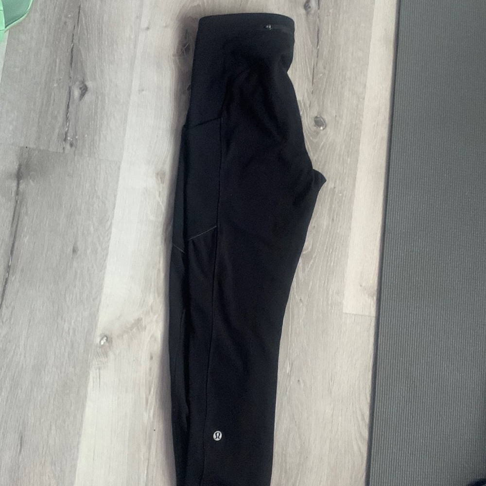 Lululemon black leggings with side pockets